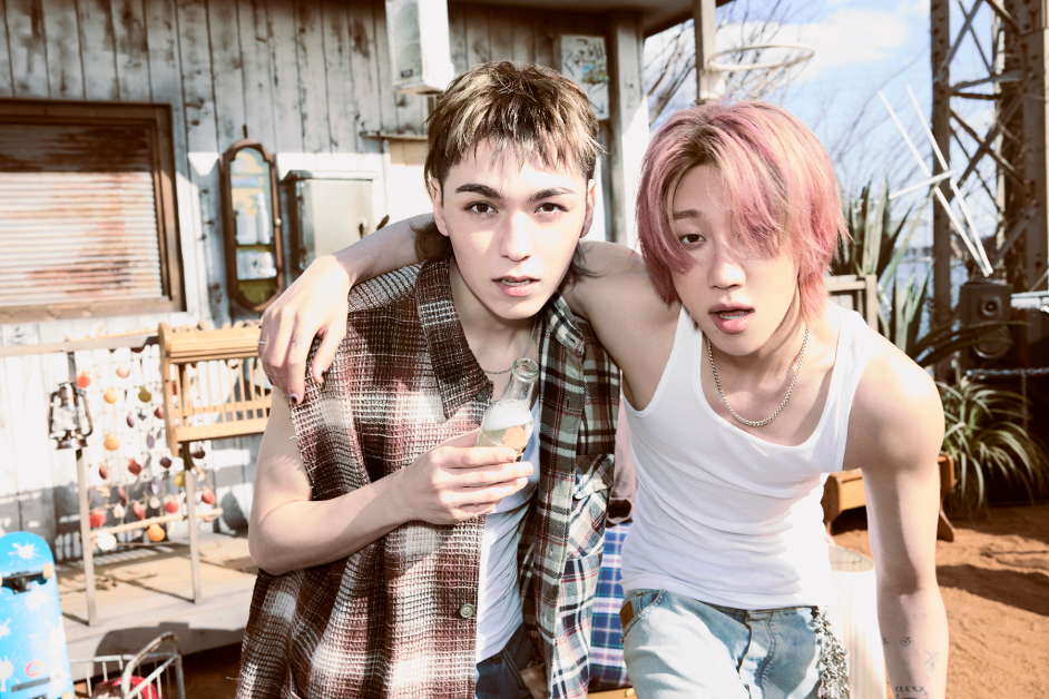 via Pledis Entertainment