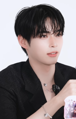 Sung Hanbin profile photo